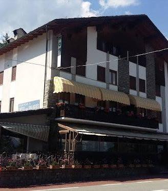 Palazzo / Stabile di 900 m² a Aosta