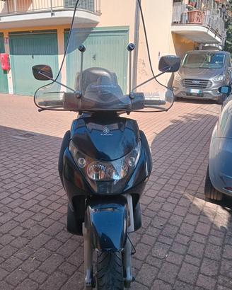 scooter Beverly piaggio 250