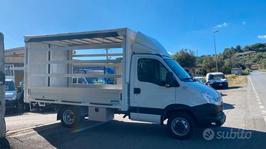 Iveco daily 35c15 con centina e telone