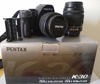 Pentax K-30  kit  solo 2330 scatti "pari al nuovo"