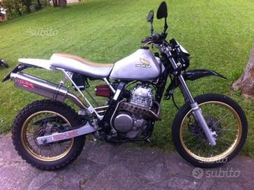 Honda NX 650 Dominator - SPECIAL