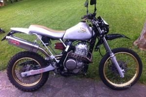 Honda NX 650 Dominator - SPECIAL