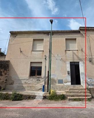 Seneghe (OR), casa indipendente con giardino