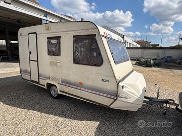 Adria Caravan Linea 400-posti 4-veranda