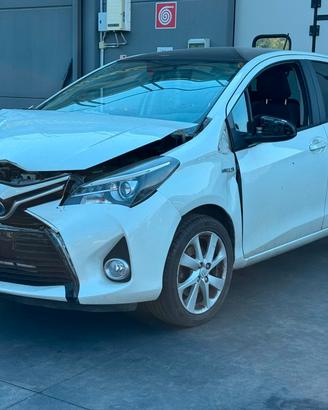 TOYOTA YARIS per ricambi usati 1NZ