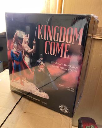 Kingdom Come Superman Hawkman Red Robin Statue