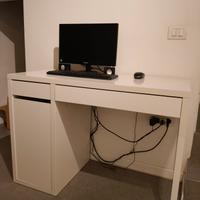 Scrivania Ikea modello Micke