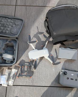 DJI Mini 2 SE fly more combo con accessori