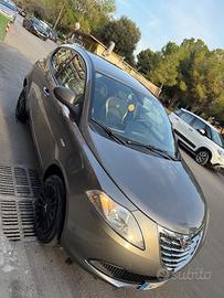 Vende lancia ypslon 2016