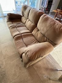 Divano tre posti con recliner