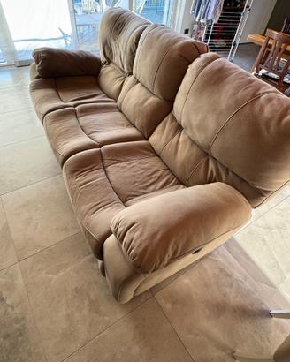 Divano tre posti con recliner