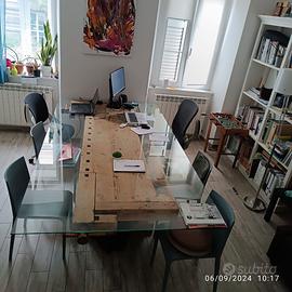 Tavolo falegname con piano in vetro