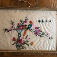 Pannello orientale  in seta ricamata con cornice