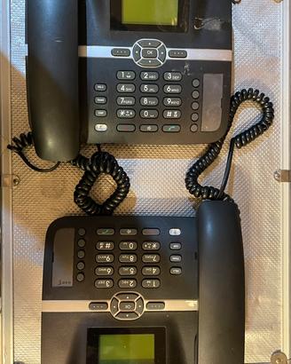 Telefoni con sim e batteria