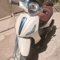 Beverly 300 ie
