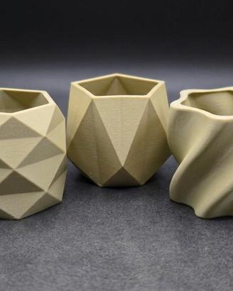 Tris di vasi geometrici di design