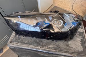 Fanale anteriore BMW X5 G05 originale usato