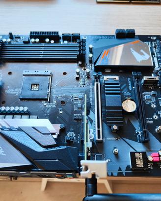 Scheda Madre Gigabyte + CPU Ryzen 3600X + WIFI