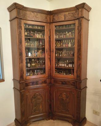 mini bottigliette da collezionismo e vetrina