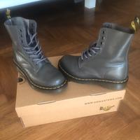 Dr. Martens Pascal Gray