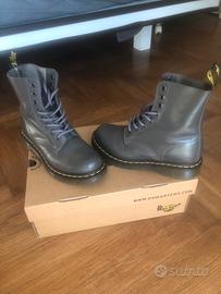 Dr. Martens Pascal Gray