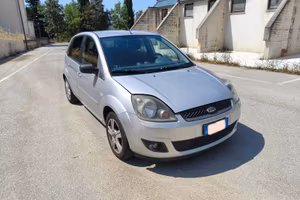 Ford Fiesta 1.4 tdci 5p OK NEOPATENTATI