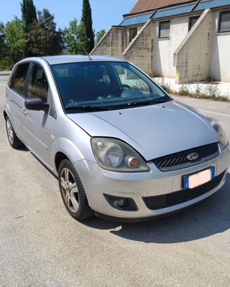 Ford Fiesta 1.4 tdci 5p OK NEOPATENTATI