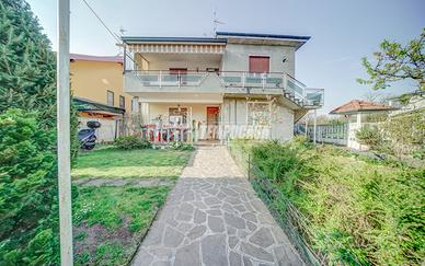 Appartamento in bifamiliare al piano terra con gia