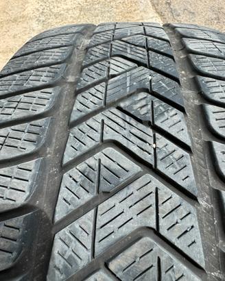 Gomme 255/40r21 Pirelli