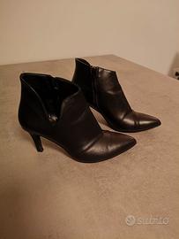 Tronchetti Neri Ritmo Shoes