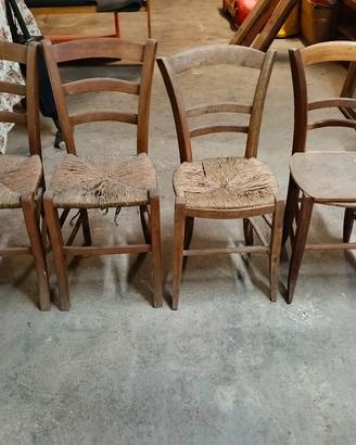 sedie in legno con seduta in paglia