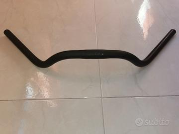 Manubrio compreso accessori