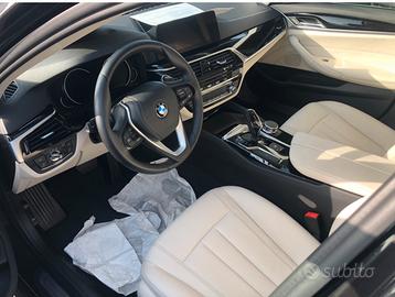 BMW 520 station come NUOVA