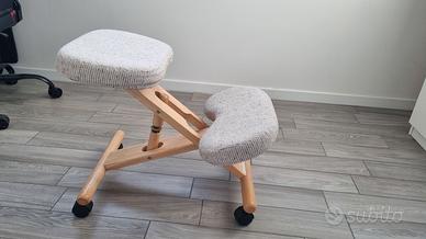 Sgabello svedese con ruote.