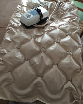 kit sovramaterasso a bolle d'aria con compressore