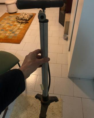 Pompa per gonfiare bici