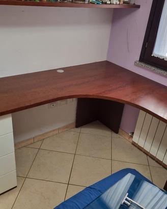 scrivania in legno con cassetti angolare 