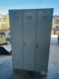 Armadio usato  per spogliatoio 3 porte prezzo cad.