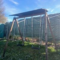 Altalena professionale con copertura tetto