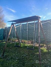 Altalena professionale con copertura tetto