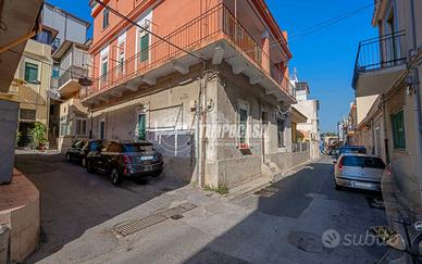 Interessante Trivani con Veranda !!!
