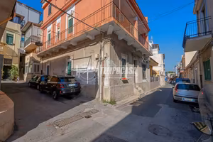 Interessante Trivani con Veranda !!!
