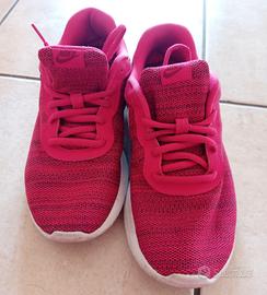 Scarpe nike hotsell nere fucsia