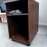 Mibiletto marrone con rotelle anche per tv