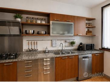 Cucina usata in buono stato.