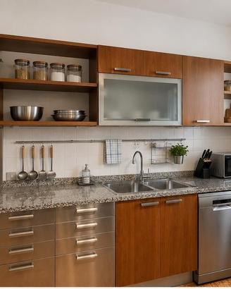 Cucina usata in buono stato.