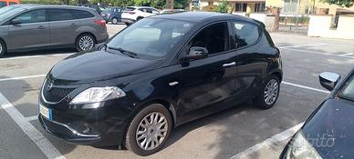 Lancia Ypsilon 1.2 silver 5 porte