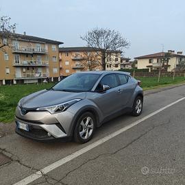 TOYOTA -CHR