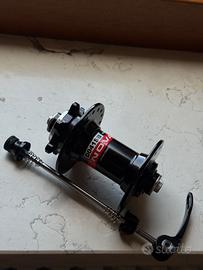 Mozzo anteriore Novatec D041SB - 36 fori (36H)