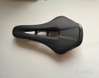 sella bici nera q45x24 gr. 285. ergonomica foro ce